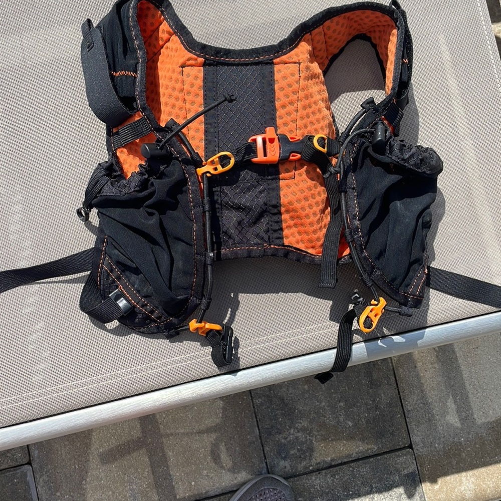 M Orange mud HydraQuiver vest 1